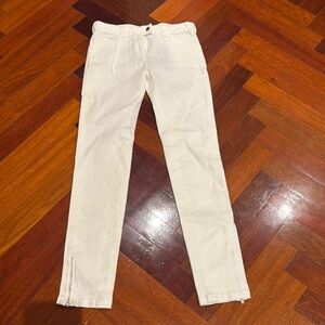 Womens Balenciaga white jeans
Size 38
New with tags